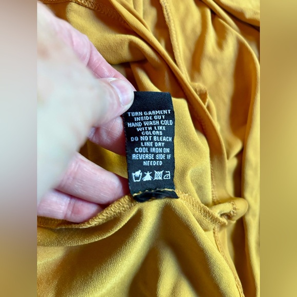 🎉Antthony 2 Piece Tank and Cardigan Set🎉 - Picture 6 of 8